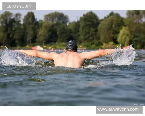 游泳健身：提升体能、塑造身形，畅享水中运动的全面健康益处